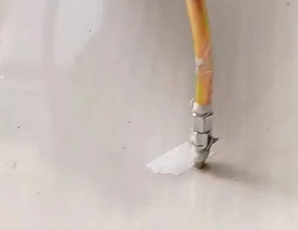 乐陵瓷砖空鼓维修公司专业解答在瓷砖铺贴过程中，如果使用的砂料过粗（如全部使用了粗砂），可能会导致以下问题